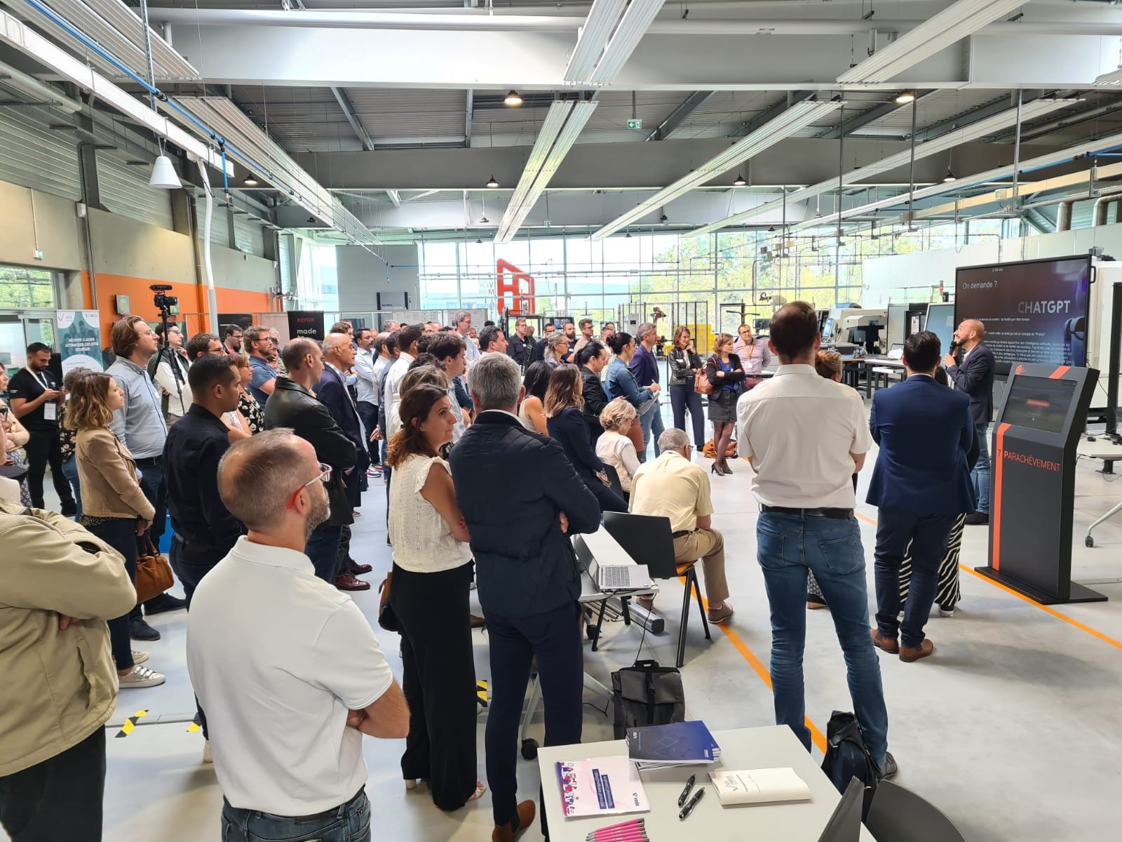 Conférence IA devant 120 professionnels en assemblée