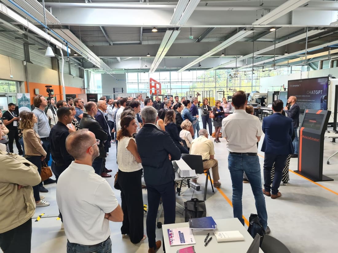 Conférence IA devant 120 professionnels en assemblée