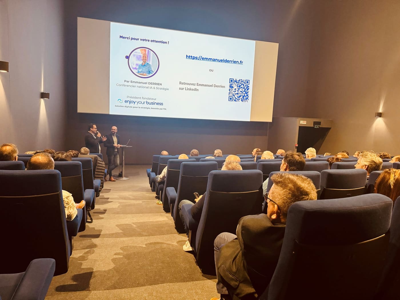 Conférence 🎤 #IA devant 100 chefs d’entreprise au Cinéma de Bressuire pour DUOTECH